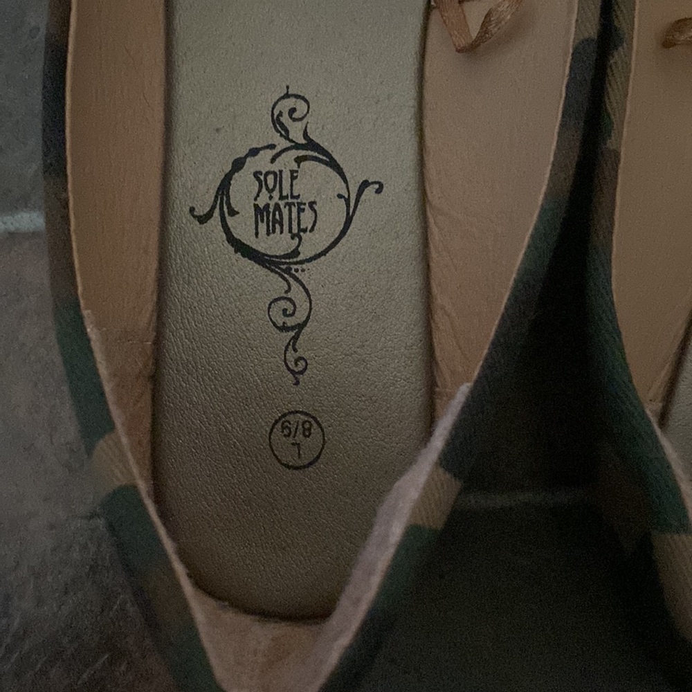 Flats - Picture 2 of 2